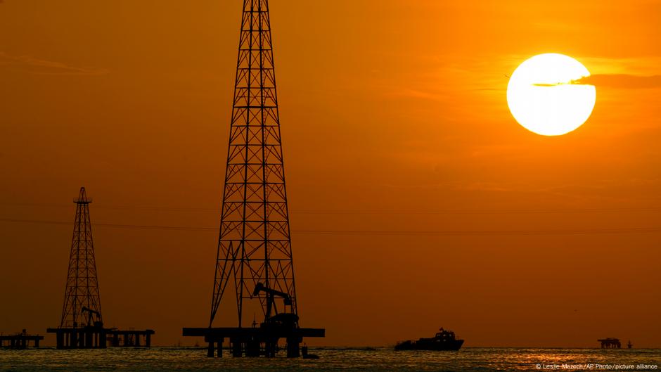 Maduro prevé alza en precio del crudo con salida de Chevron – DW – 05/03/2025