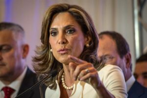 María Elvira Salazar: "Trump está corrigiendo el desastre migratorio dejado por Biden" - AlbertoNews