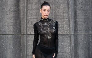 María Pedraza y sus transparencias en la Paris Fashion Week