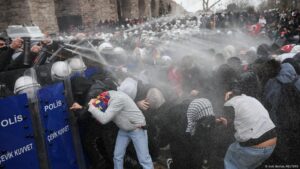 Más de 1.800 arrestos de manifestantes en Turquía – DW – 29/03/2025