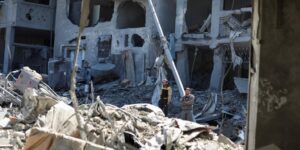 Más de 20 muertos en nuevos bombardeos israelíes contra Gaza, la mayoría en Jan Yunis