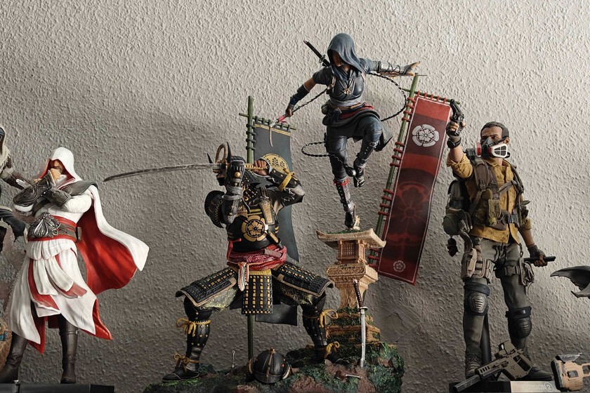 Me cargué una de las hojas ocultas de Ezio Auditore, así que empecé a limpiar todas mis figuras con este método y no he vuelto a tener problemas