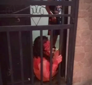Mujer resultó herida tras ser apuñalada y golpeada con un martillo