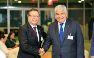 Mulino y Petro se reúnen en Panamá para tratar migración y narcotráfico - AlbertoNews