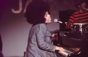 Murió Roberta Flack, intérprete de «Killing Me Softly With His Song»