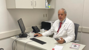 Neurólogo reveló el factor clave que contribuye al rápido envejecimiento