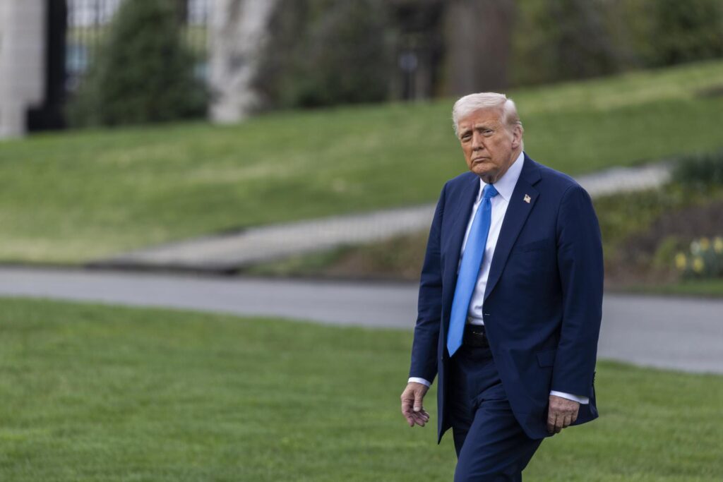 No me importa si suben precios de automóviles por aranceles: Trump
