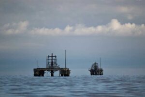 Pdvsa confirma muerte de trabajador y desaparición de dos más tras explosión de barcaza
