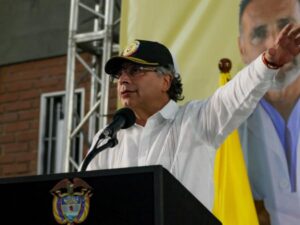 Petro denuncia que no dejan atender a su padre | Gobierno | Economía