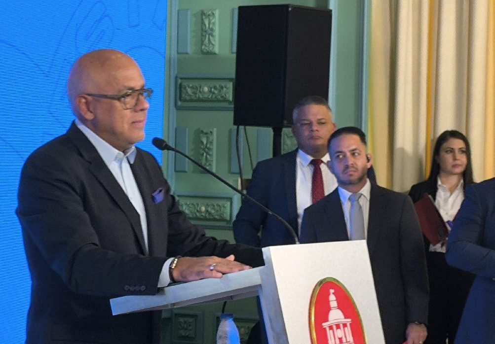 Jorge Rodríguez pide emitir solicitud «para que ningún venezolano viaje a EEUU»