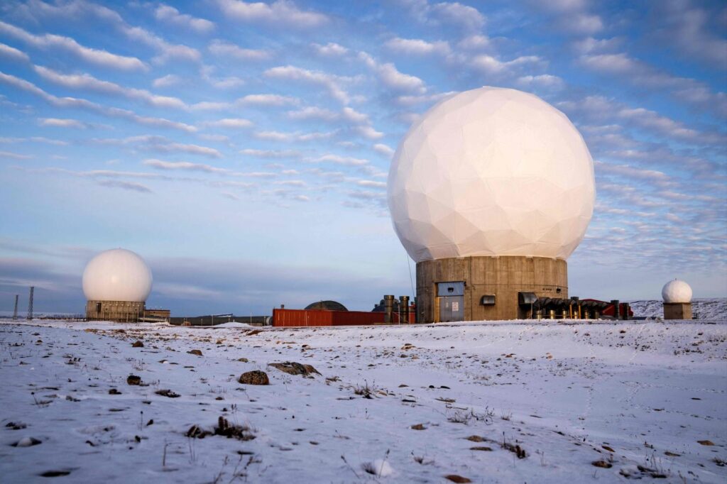 Pituffik, la estratégica base espacial que Estados Unidos usa para vigilar misiles enemigos en Groenlandia