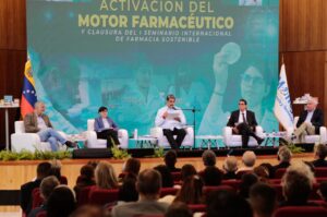 Presidente activa el motor farmacéutico para que impulse nuevo modelo económico
