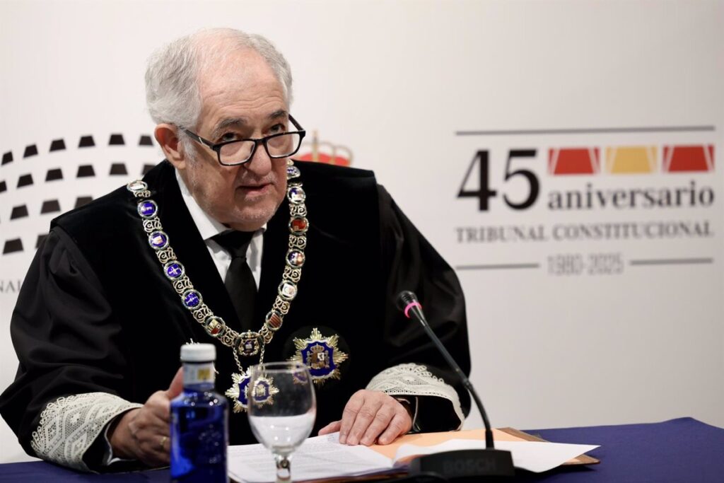 Pumpido traslada al Pleno del TC el "conflicto" por la intención de la Audiencia de Sevilla de ir al TJUE por los ERE