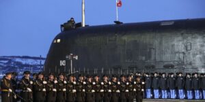 Putin bota un submarino nuclear equipado con equipado con misiles hipersónicos Zircon