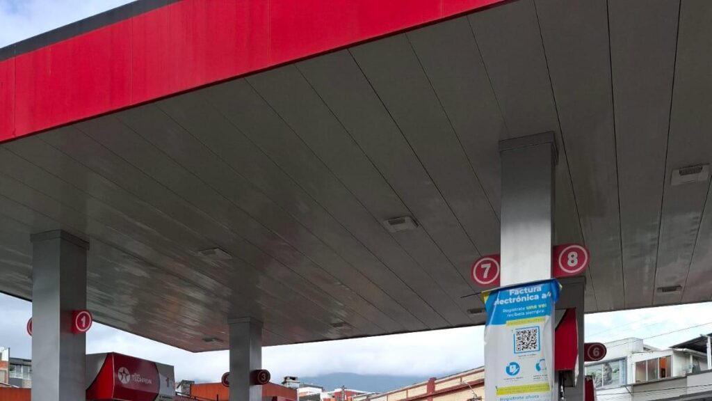 Restringen la venta de gasolina en Pasto por el deslizamiento en la vía Panamericana