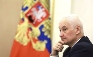 Rusia acusa a Ucrania de "socavar la iniciativa de paz" de Trump con un ataque a un depósito de combustible en Krasnodar