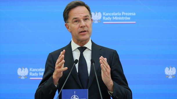 Rutte dice que España aspira a alcanzar el 2 % de gasto militar este verano