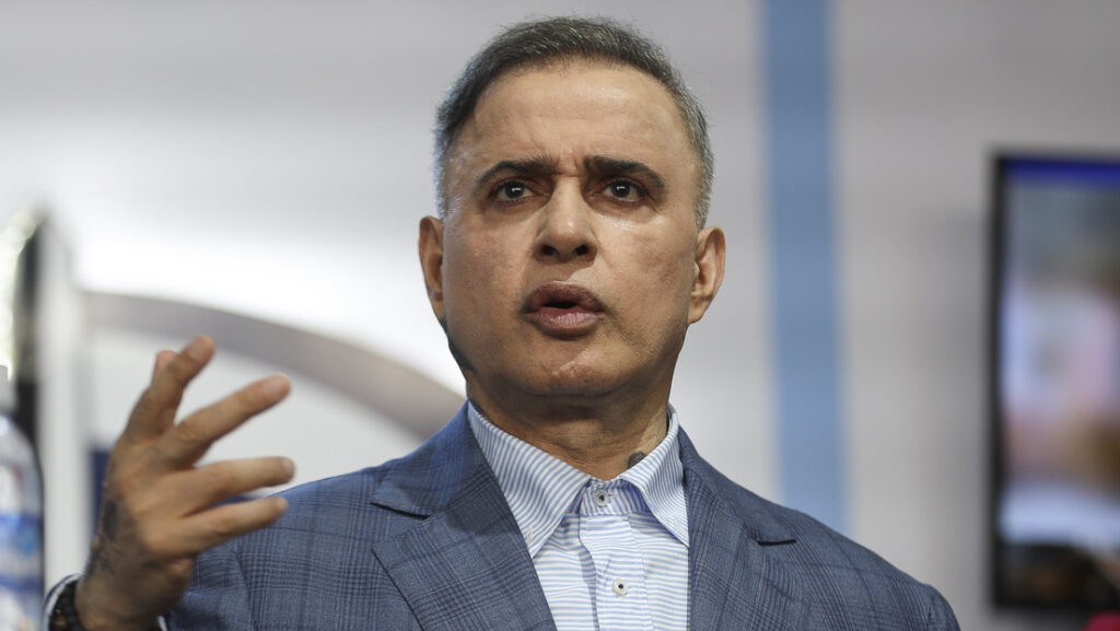 Saab calificó como crimen de lesa humanidad deportaciones de venezolanos a El Salvador