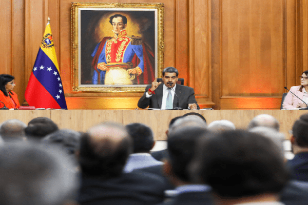 "Se recalentó la economía": Maduro ordenó tomar medidas para defender el dólar "de mercado"