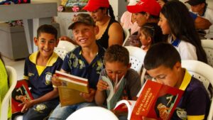 Secretos para Contar, la fundación que ha cambiado la vida de la ‘Colombia profunda’ a través de los libros
