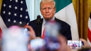 "Sí, me arrepiento de votar por Trump", dice trabajador temeroso del recorte de empleos - AlbertoNews