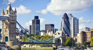 Tokio y Londres forjan nueva asociación económica en medio de la guerra comercial de Trump