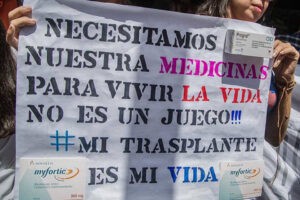Trasplantados-escasez-de-medicamentos-960x640