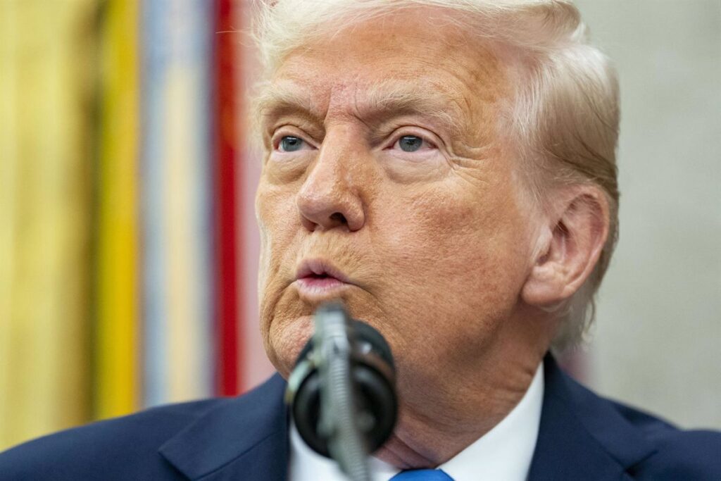 Trump dice que el arancel a los países que compren gas o petróleo de Venezuela "ha tenido un fuerte efecto"