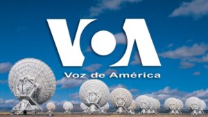 Trump ordena el desmantelamiento de siete agencias, entre ellas la de Voz de América