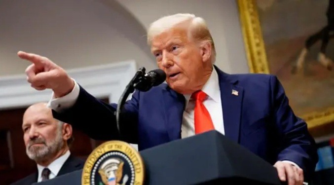 Trump pide destituir al juez federal que bloqueó deportaciones