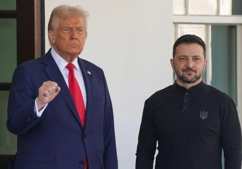 Trump se reunirá con su equipo para decidir si sigue enviando armas a Kiev, según medios - AlbertoNews