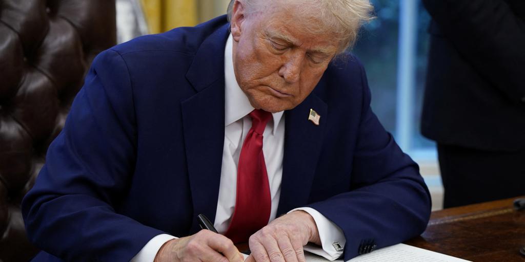 Trump subirá al 50% los aranceles al aluminio y al acero de Canadá