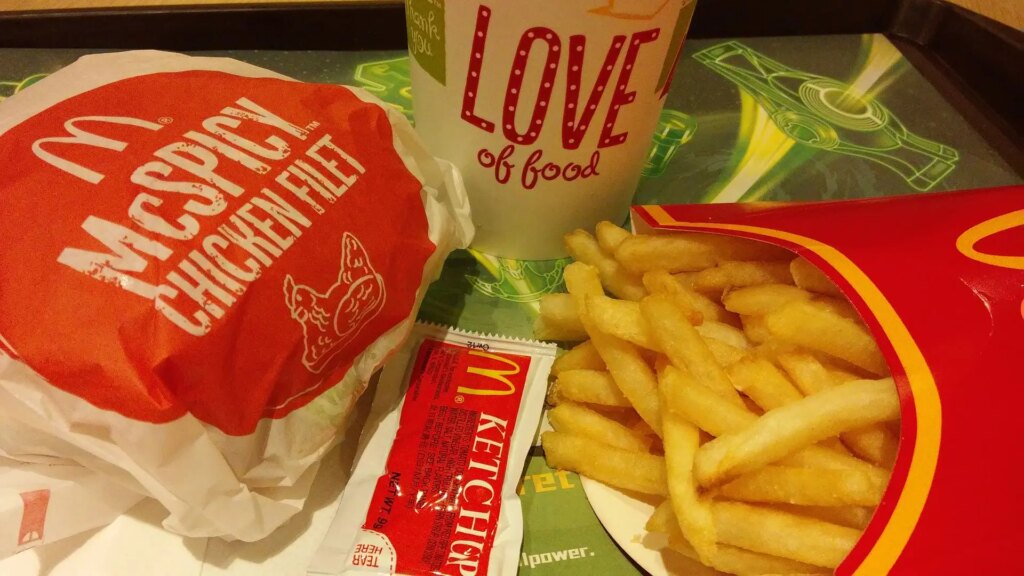 Un exempleado de McDonald's revela por qué deberías pedir siempre el ticket de tu pedido