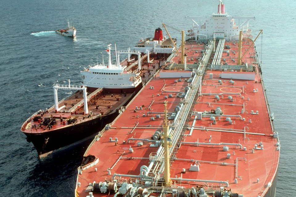 Venezuela aumenta envíos de petróleo a China ante presión de EEUU