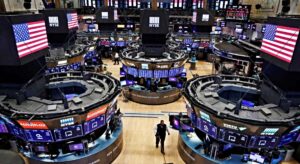 Wall Street registra pérdidas en febrero a la espera de los aranceles de Trump