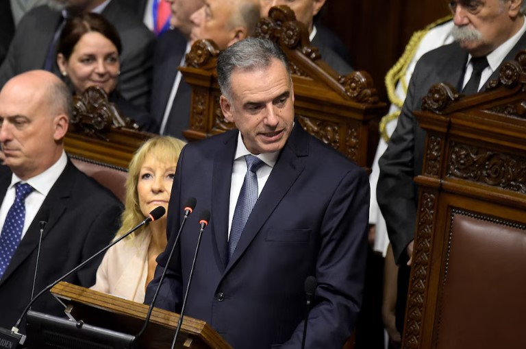 Yamandú Orsi juró ante la Asamblea General y es el nuevo presidente de Uruguay: se comprometió a gobernar con base en la “libertad, la verdad y la justicia” - AlbertoNews
