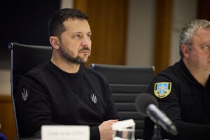 Zelenski aboga por volver a cooperar con Trump tras altercado en el Despacho Oval