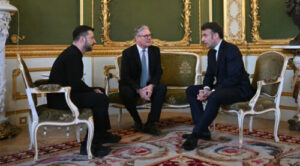 Zelenski recibe el apoyo de sus aliados en la cumbre de Londres tras su altercado con Trump