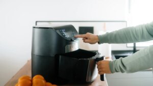 cinco recetas fáciles, baratas y originales para sacarle partido a tu freidora de aire