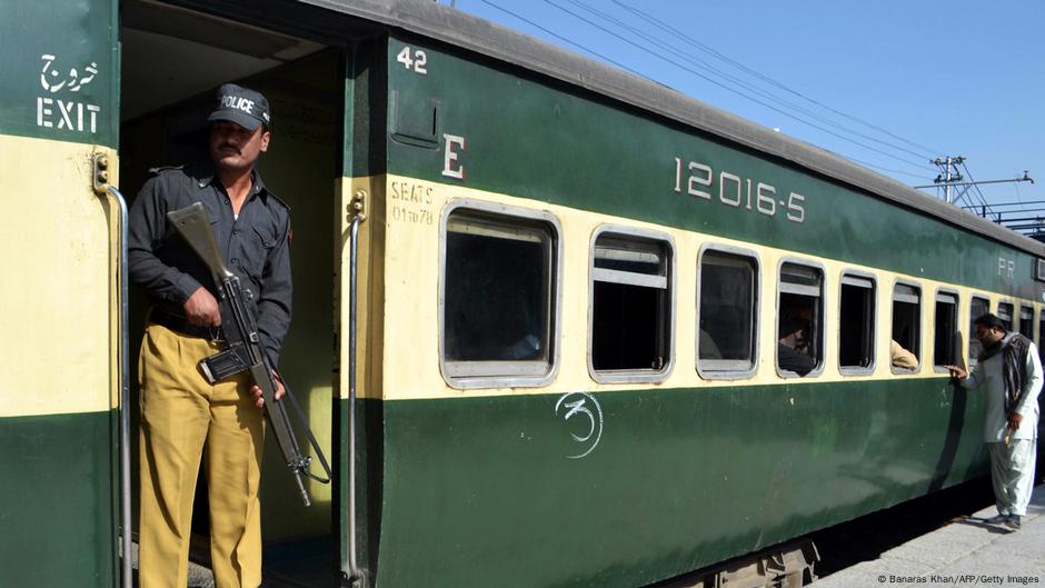 grupo secuestra tren con cientos de personas – DW – 11/03/2025