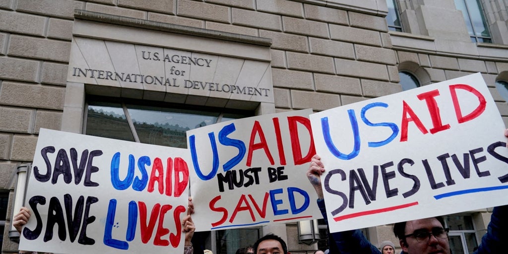 un juez dice que el cierre de USAID por Musk es inconstitucional