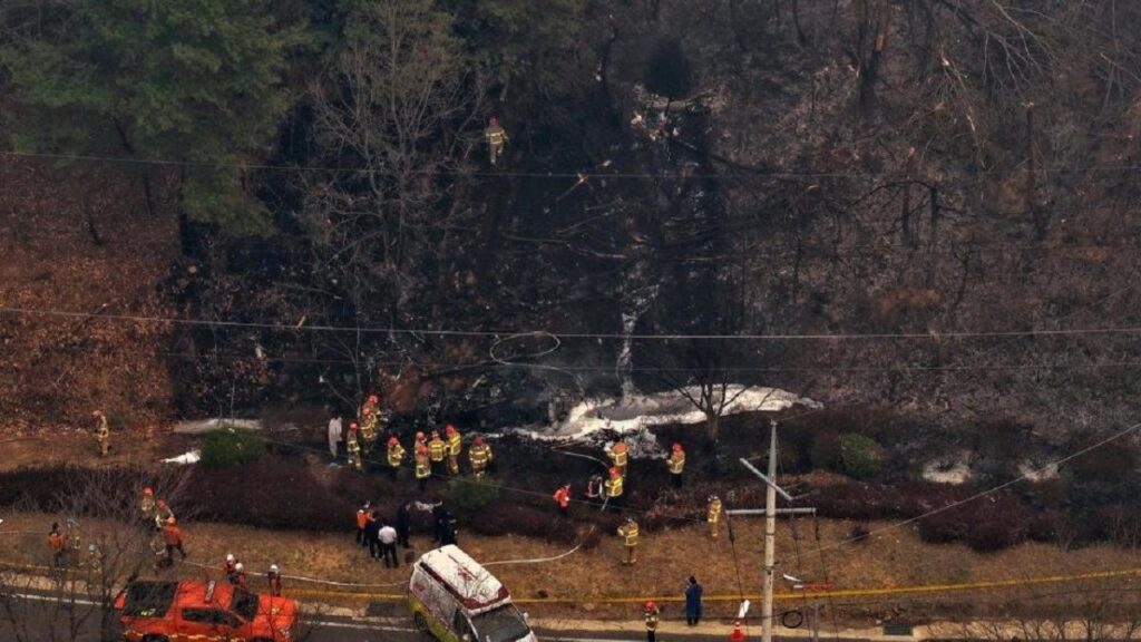 un piloto falleció tras estrellar su helicóptero en medio de un incendio forestal