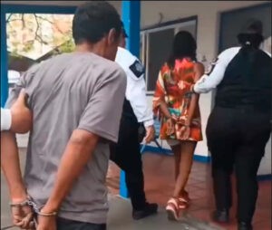 ¡Insólito! Sometían a su hijo de 5 años a inhalar sustancias nocivas (+Video)