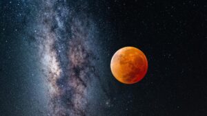 ¿Cómo afectará a cada signo el Eclipse y la Luna Roja que se verán este 13 de marzo, según la astrología?