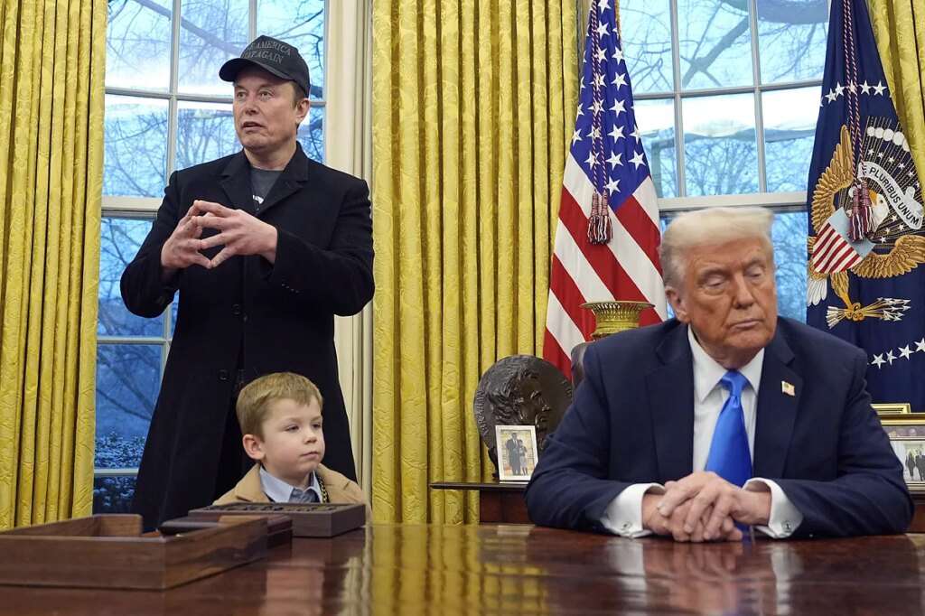 A medida que Musk gana poder en Washington, su popularidad cae, según una encuesta
