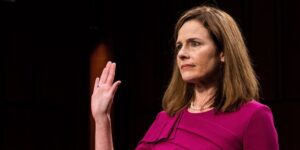 Amy Coney Barrett, la juez conservadora del Supremo que le salió rana al trumpismo