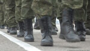 Así recluta Rusia en los territorios ucranianos ocupados – DW – 20/04/2025