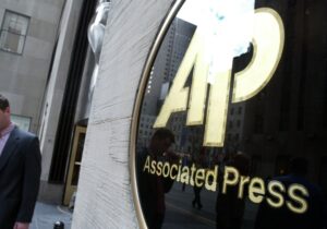 Associated Press (AP) gana la batalla por libertad de prensa a Trump en la Casa Blanca