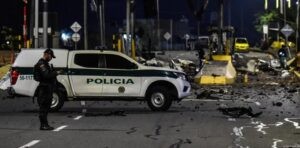Atentado con bomba deja dos muertos y 24 heridos en Colombia