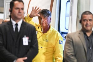 Bolsonaro salió de la UCI casi tres semanas después de su operación intestinal